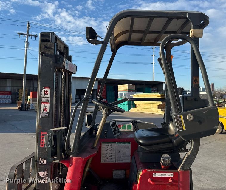 image for item EG7981 2006 Moffett M55 forklift