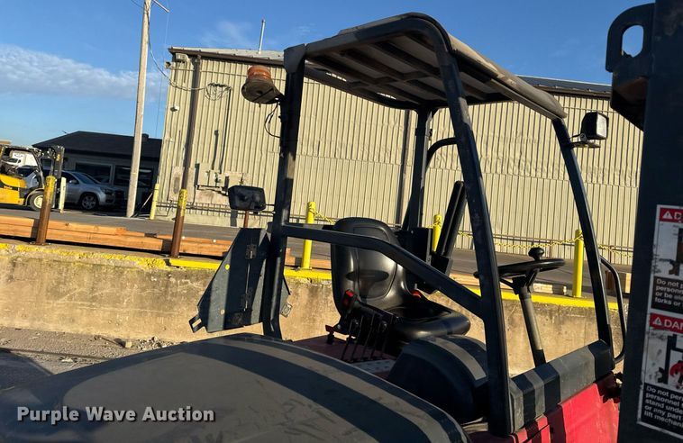 image for item EG7981 2006 Moffett M55 forklift