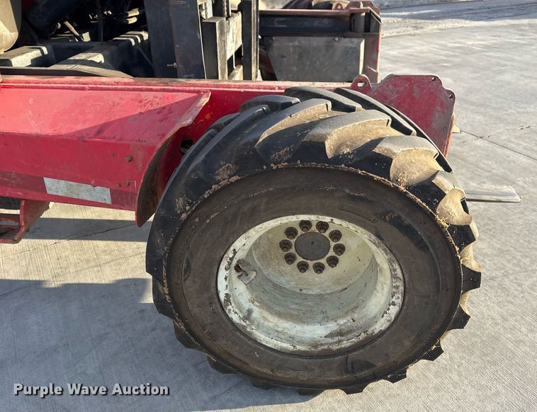 image for item EG7981 2006 Moffett M55 forklift