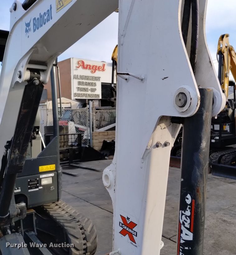image for item EH0127 2021 Bobcat E32i mini excavator