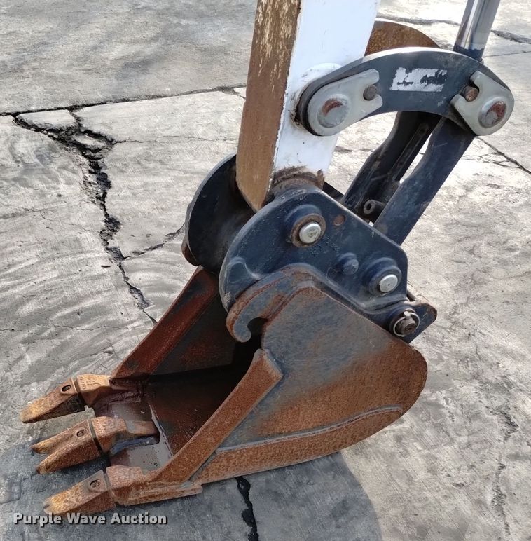 image for item EH0127 2021 Bobcat E32i mini excavator