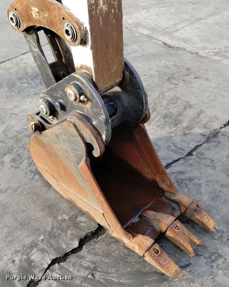 image for item EH0127 2021 Bobcat E32i mini excavator