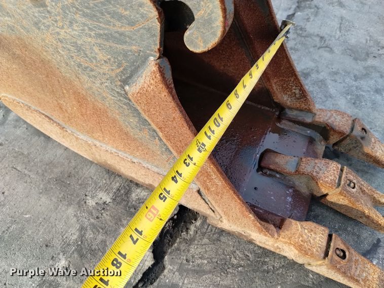 image for item EH0127 2021 Bobcat E32i mini excavator