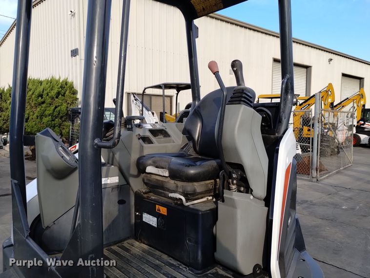 image for item EH0127 2021 Bobcat E32i mini excavator