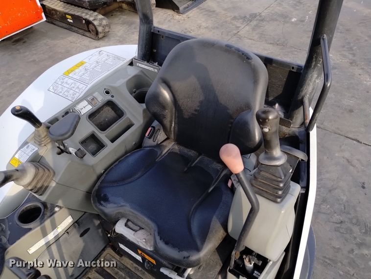 image for item EH0127 2021 Bobcat E32i mini excavator