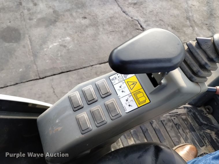 image for item EH0127 2021 Bobcat E32i mini excavator