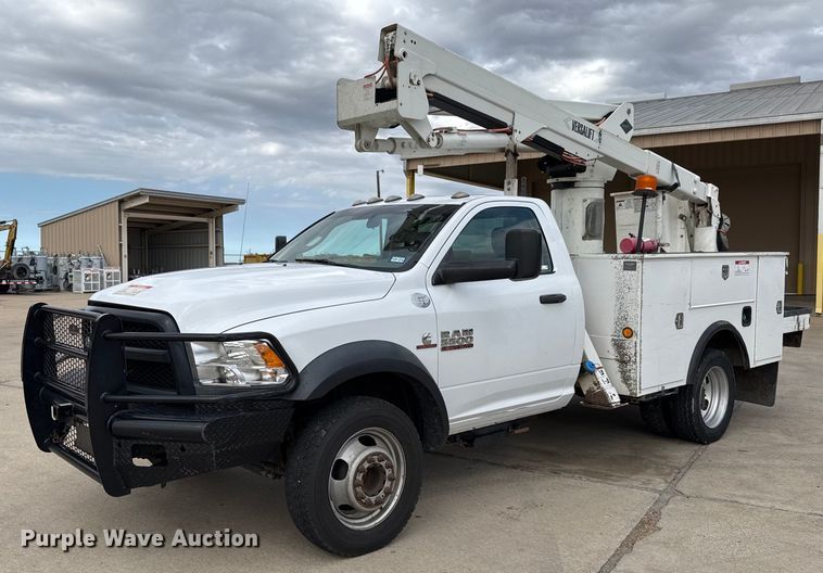 image for item EJ3206 2017 Dodge  Ram 5500HD bucket truck
