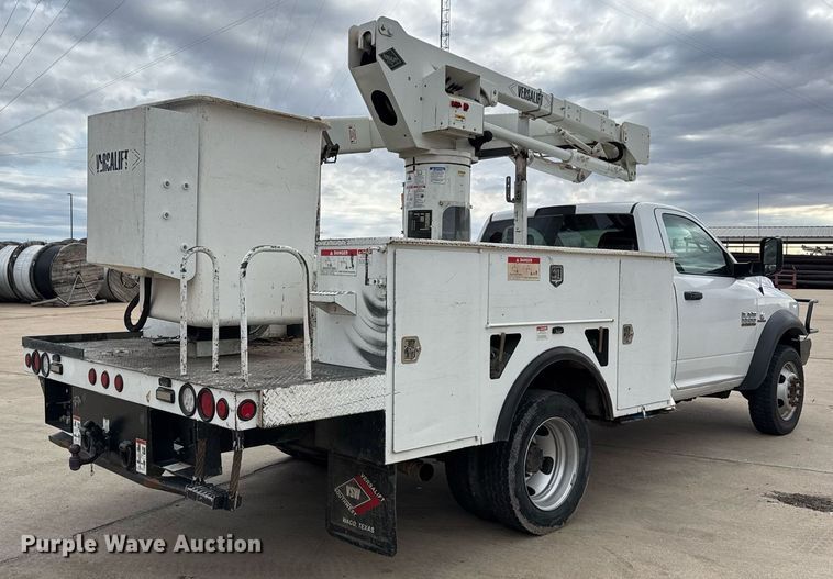 image for item EJ3206 2017 Dodge  Ram 5500HD bucket truck