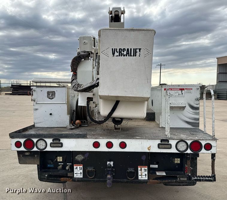 image for item EJ3206 2017 Dodge  Ram 5500HD bucket truck
