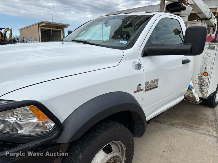 image for item EJ3206 2017 Dodge  Ram 5500HD bucket truck
