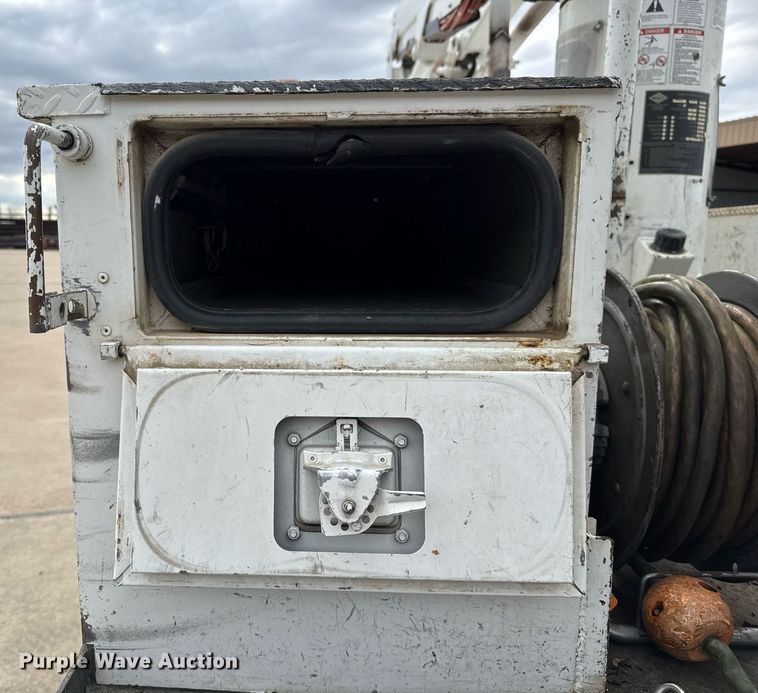 image for item EJ3206 2017 Dodge  Ram 5500HD bucket truck