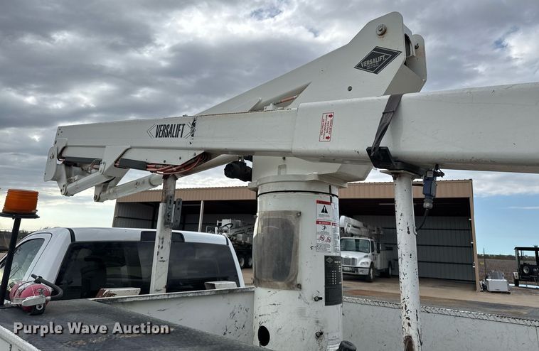 image for item EJ3206 2017 Dodge  Ram 5500HD bucket truck