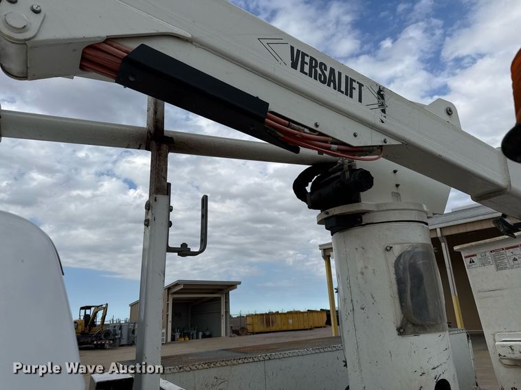 image for item EJ3206 2017 Dodge  Ram 5500HD bucket truck