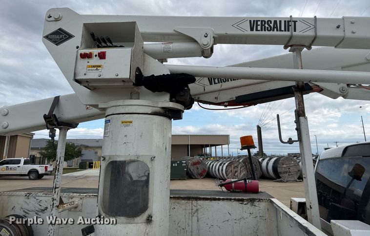 image for item EJ3206 2017 Dodge  Ram 5500HD bucket truck