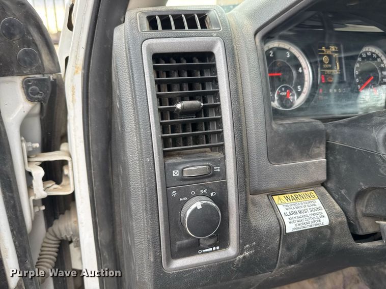 image for item EJ3206 2017 Dodge  Ram 5500HD bucket truck