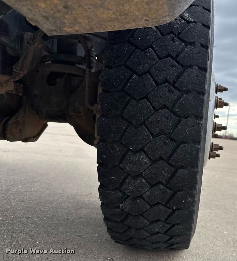 image for item EJ3206 2017 Dodge  Ram 5500HD bucket truck