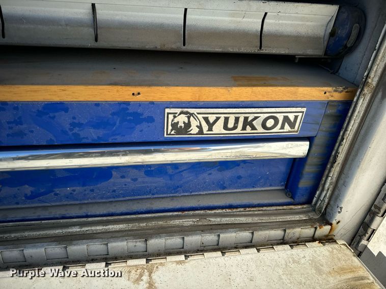 image for item EN5016 2004 Chevrolet Silverado 3500 utility bed pickup truck