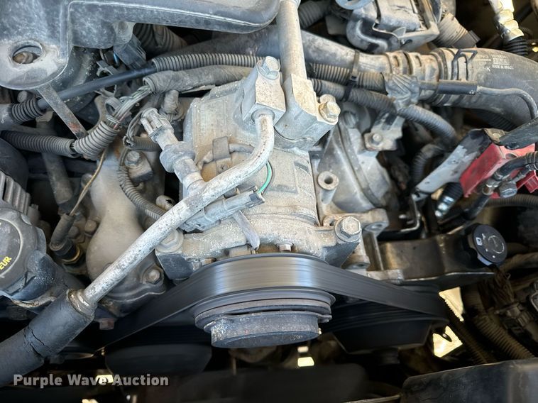 image for item EN5016 2004 Chevrolet Silverado 3500 utility bed pickup truck