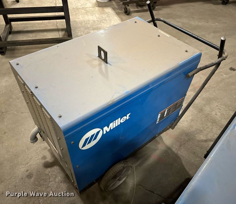 image for item EN5018 (2) Miller Deltaweld 652 welders