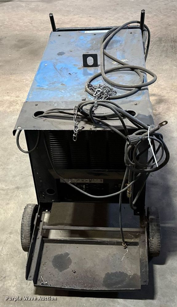 image for item EN5020 Miller Deltaweld 452 welder