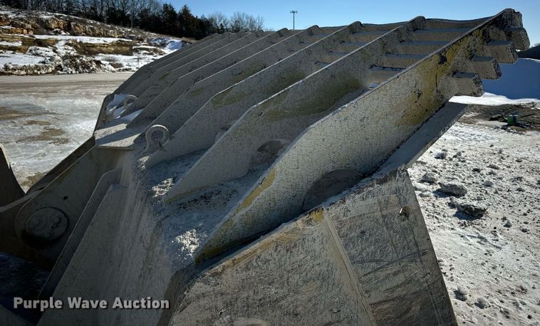 image for item EN5025 2000 Komatsu WA600-3L wheel loader