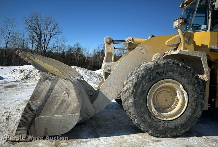 image for item EN5025 2000 Komatsu WA600-3L wheel loader