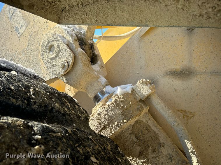 image for item EN5025 2000 Komatsu WA600-3L wheel loader