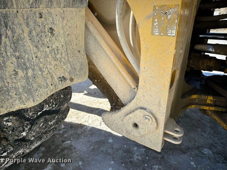 image for item EN5025 2000 Komatsu WA600-3L wheel loader