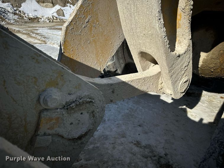 image for item EN5025 2000 Komatsu WA600-3L wheel loader