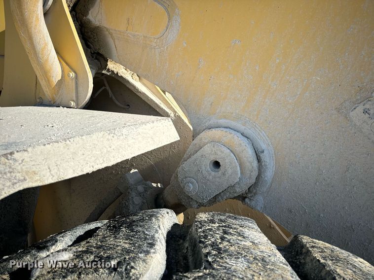 image for item EN5025 2000 Komatsu WA600-3L wheel loader