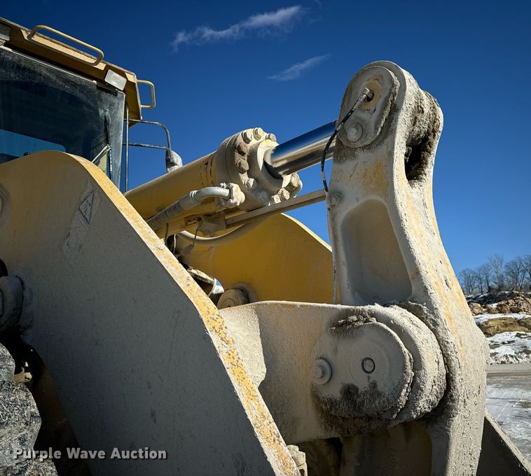 image for item EN5025 2000 Komatsu WA600-3L wheel loader