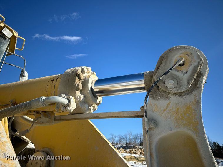 image for item EN5025 2000 Komatsu WA600-3L wheel loader