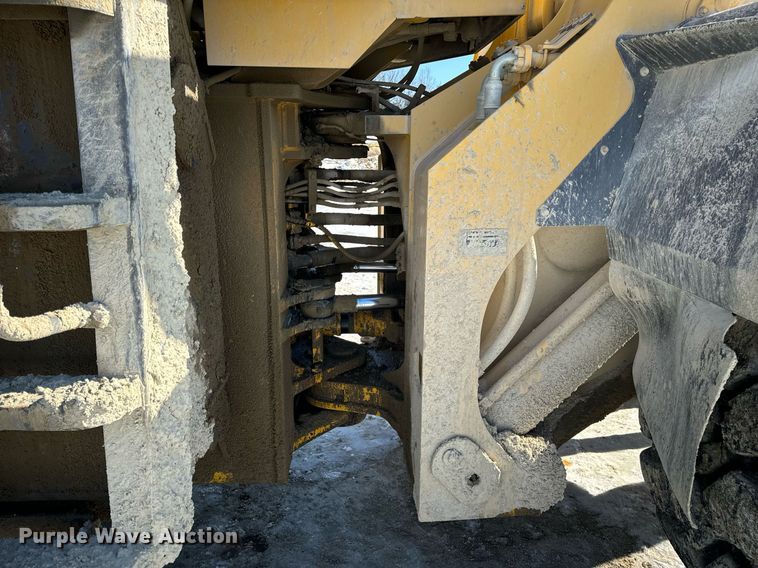 image for item EN5025 2000 Komatsu WA600-3L wheel loader