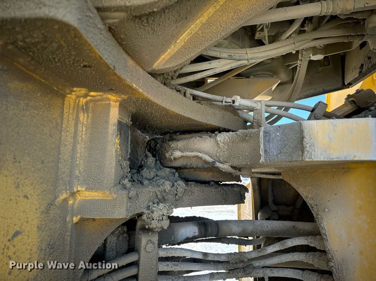 image for item EN5025 2000 Komatsu WA600-3L wheel loader