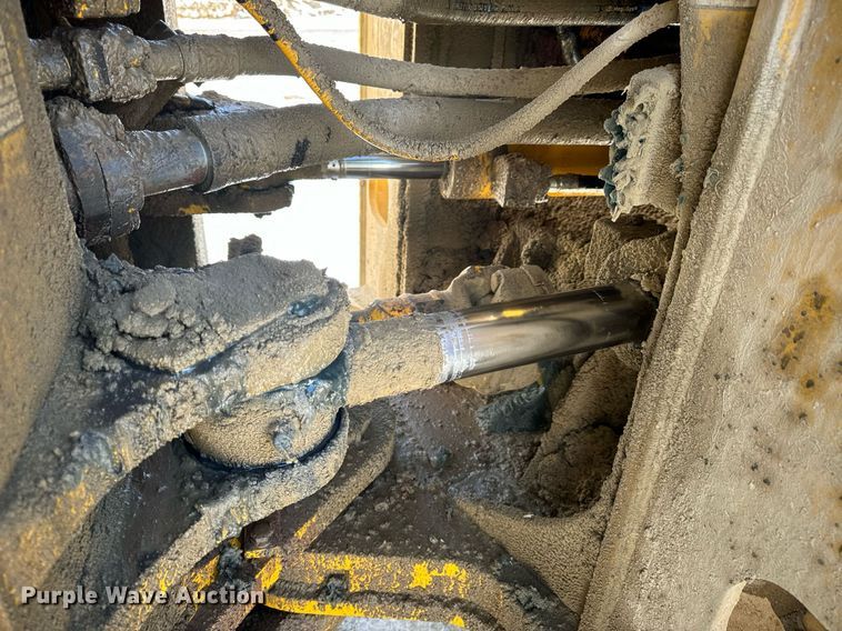 image for item EN5025 2000 Komatsu WA600-3L wheel loader