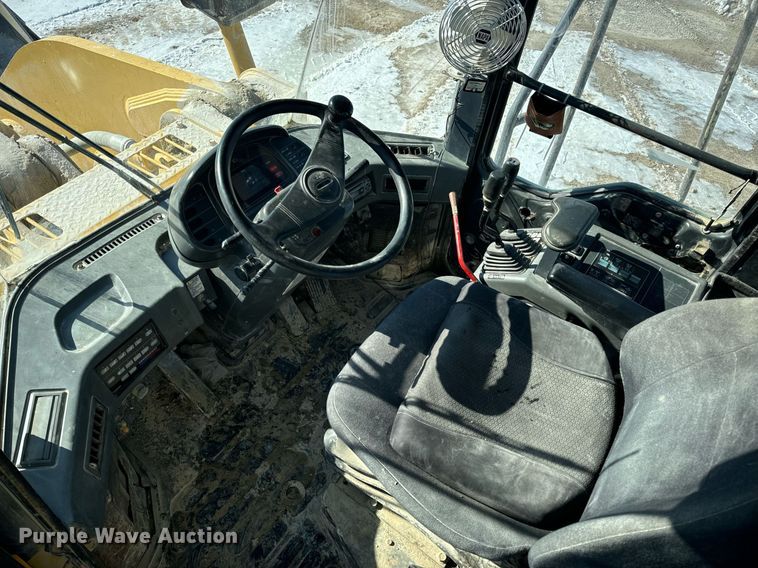 image for item EN5025 2000 Komatsu WA600-3L wheel loader