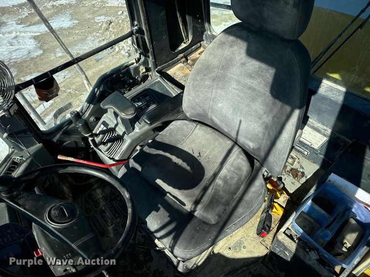 image for item EN5025 2000 Komatsu WA600-3L wheel loader