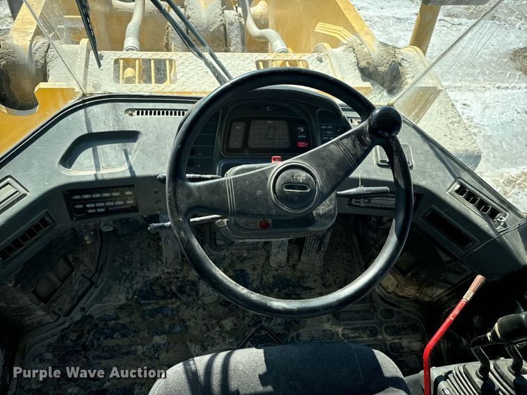 image for item EN5025 2000 Komatsu WA600-3L wheel loader