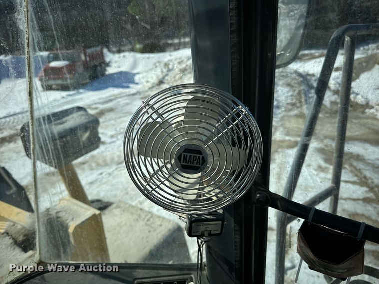 image for item EN5025 2000 Komatsu WA600-3L wheel loader