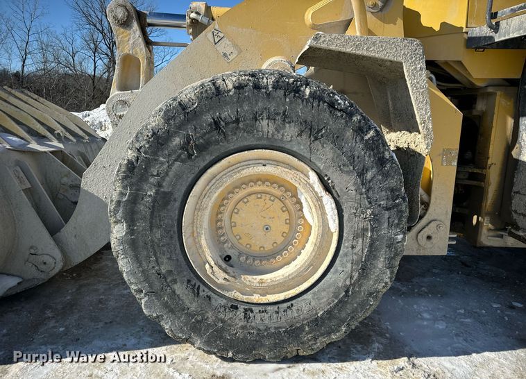 image for item EN5025 2000 Komatsu WA600-3L wheel loader