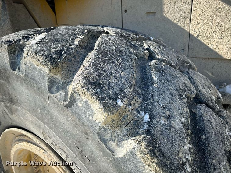 image for item EN5025 2000 Komatsu WA600-3L wheel loader