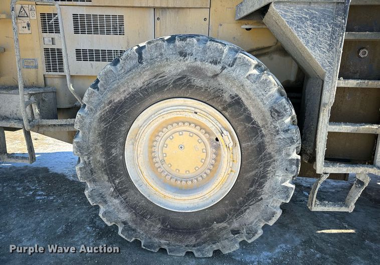 image for item EN5025 2000 Komatsu WA600-3L wheel loader