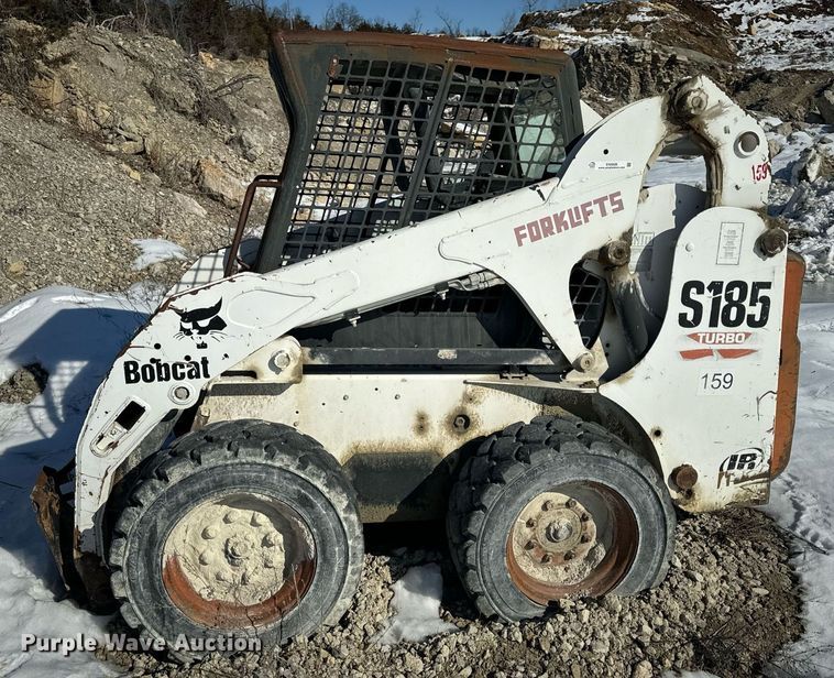 image for item EN5026 2003 Bobcat S185 skid steer loader