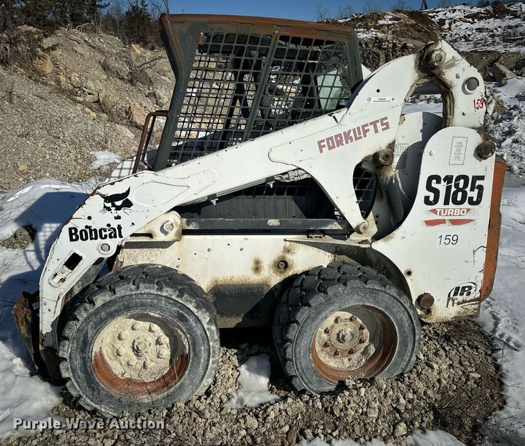 image for item EN5026 2003 Bobcat S185 skid steer loader