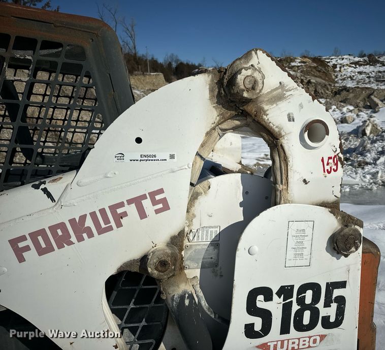 image for item EN5026 2003 Bobcat S185 skid steer loader