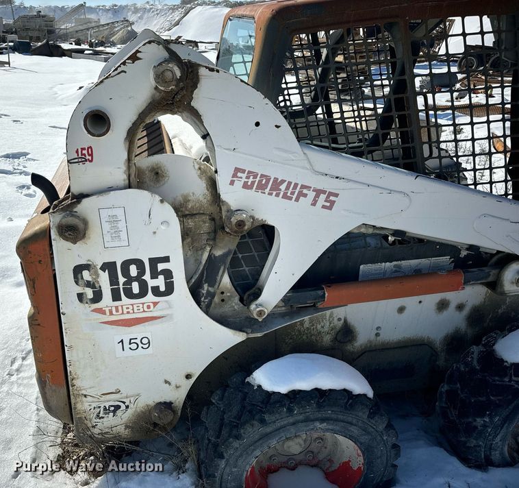 image for item EN5026 2003 Bobcat S185 skid steer loader