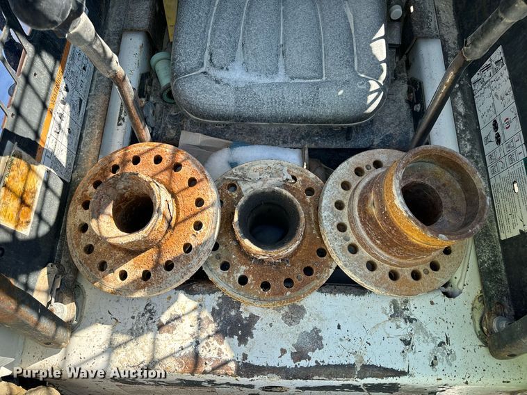 image for item EN5026 2003 Bobcat S185 skid steer loader