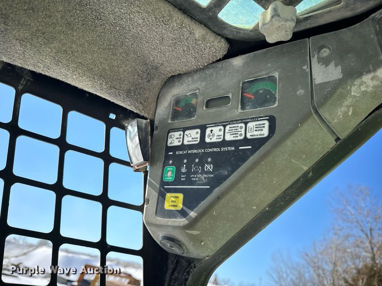 image for item EN5026 2003 Bobcat S185 skid steer loader