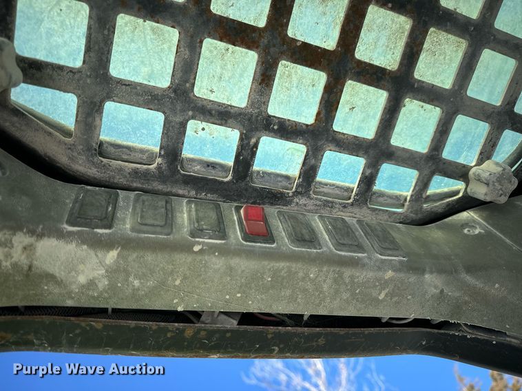 image for item EN5026 2003 Bobcat S185 skid steer loader