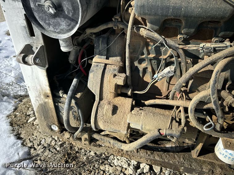 image for item EN5026 2003 Bobcat S185 skid steer loader